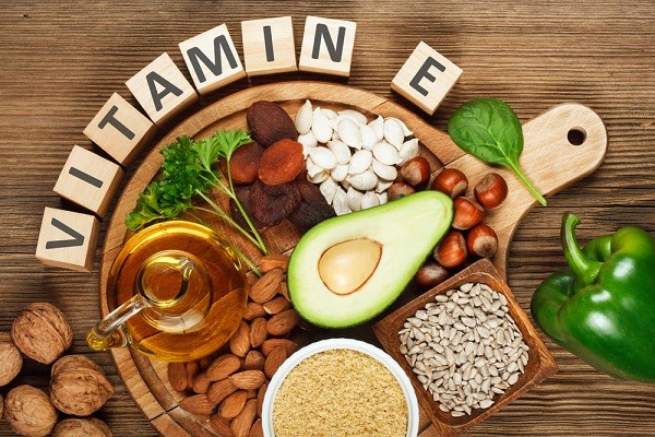 Nhóm thực phẩm giàu vitamin A, B2, C, E có tác dụng làm sáng da