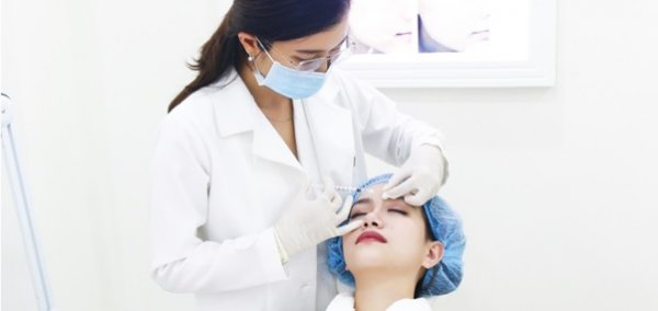Are Botox and Fillers injections safe? Doctor does Botox injections