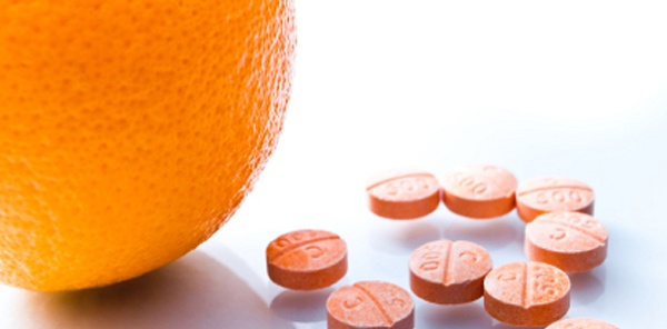 Uống vitamin C - Phương pháp trị thâm hiệu quả được ưa chuộng hiện nay